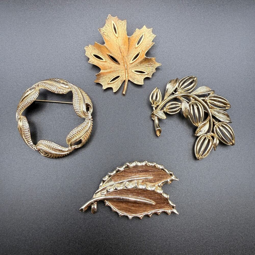 Vintage Lot of 4 Leaf Brooches Coro Lisner Sarah Coventry BSK Gold Tone Fall